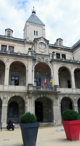 06-04-StVallier-15-0030-Vienne-Rathaus
