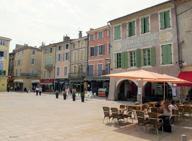 06-06-Montelimar-17-0066-Montelimar-Place-du-Marche