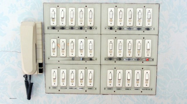 06-07-PontEsperit-18-0006-Montelimar-Hotel-Place-de-Clercs