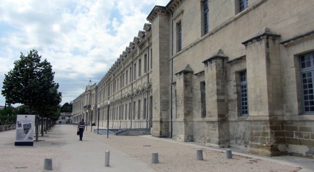 06-08-Avignon-19-0085-Avignon-Universitaet