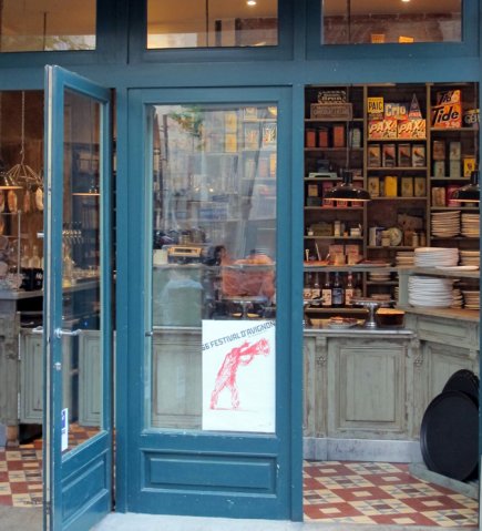 06-08-Avignon-19-0140-Avignon-Pl-des-Corps-Saint