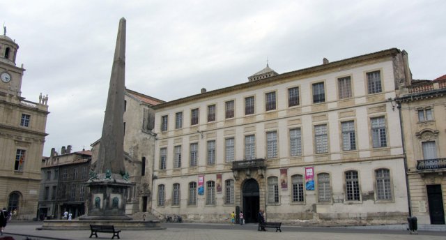 06-10-Arles-21-0105-Arles-Place-de-la-Republique