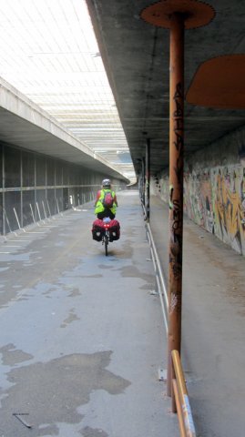 06-12-AiguesMortes-23-0014-Arles-Rhonebruecke