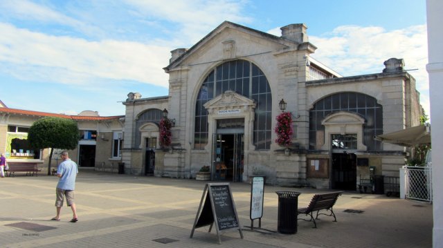 07-02-Soulac-43-0086-Soulac-Rue-de-la-plage-Markthalle