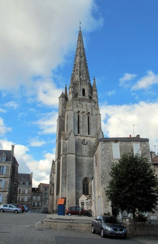 07-09-Fontenay-50-0138-Fontenay-Notre-Dame