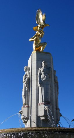 07-23-Blois-64-0008-Tours-American-Monument