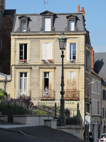 08-01-Nevers-73-0201-Nevers